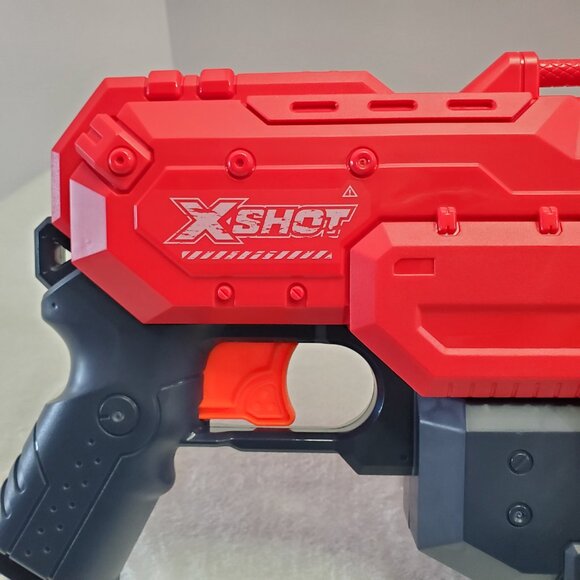 XShot Cool Striker Red Fortress Blaster Gun w/39 Darts - Picture 5 of 7
